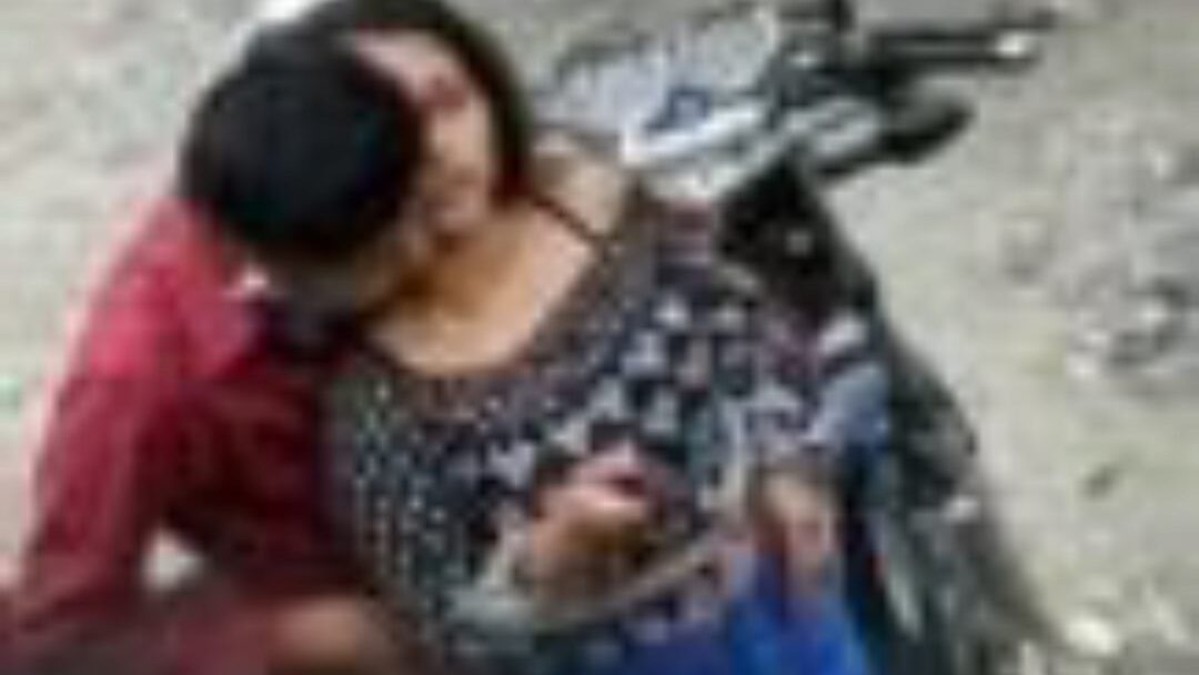 fille indienne chaude baise son petit ami en public, porno a1: xhamster regarde une fille indienne chaude baise son petit ami dans un épisode public sur xhamster, la plus grande page Web de tube à bosse avec des tonnes de nouvelles pipes chaudes gratuites et des films porno youjizz chauds