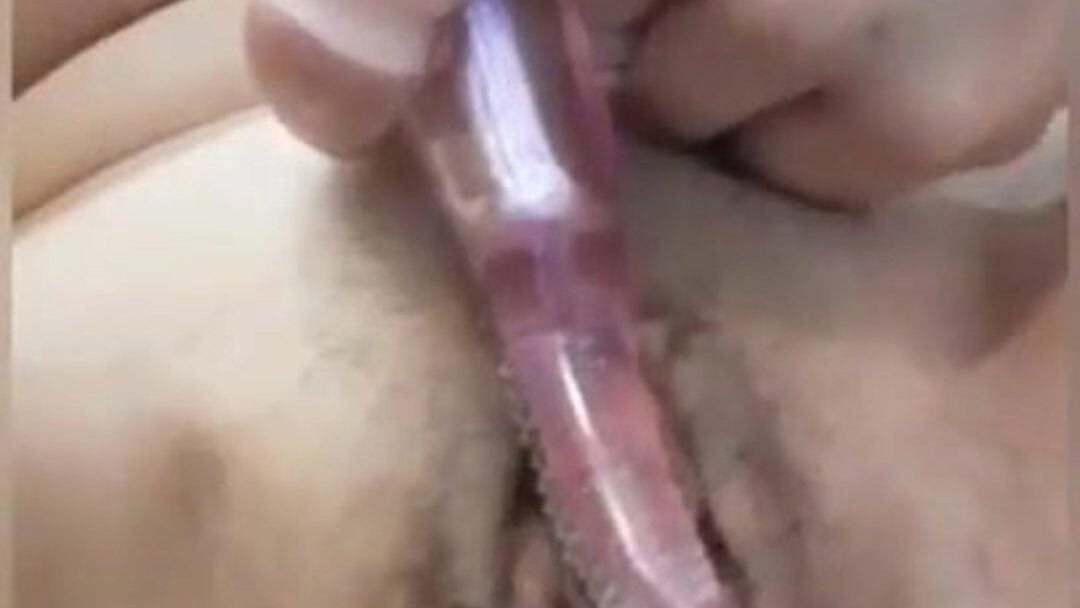 sukupuoli-lelun masturbaatio ja penetraatio seksilelussa
