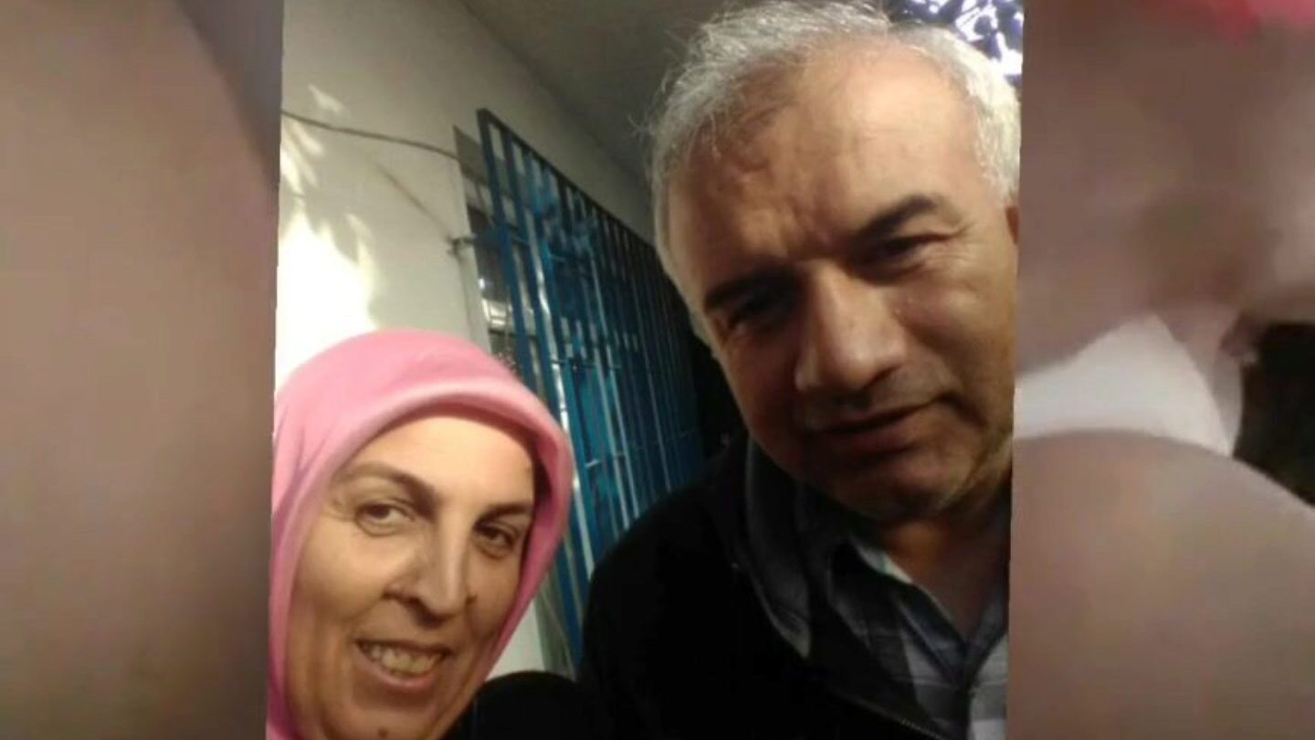 turbanli namuslu annem babam evde yokken turkish married grandma cheating wet crack show