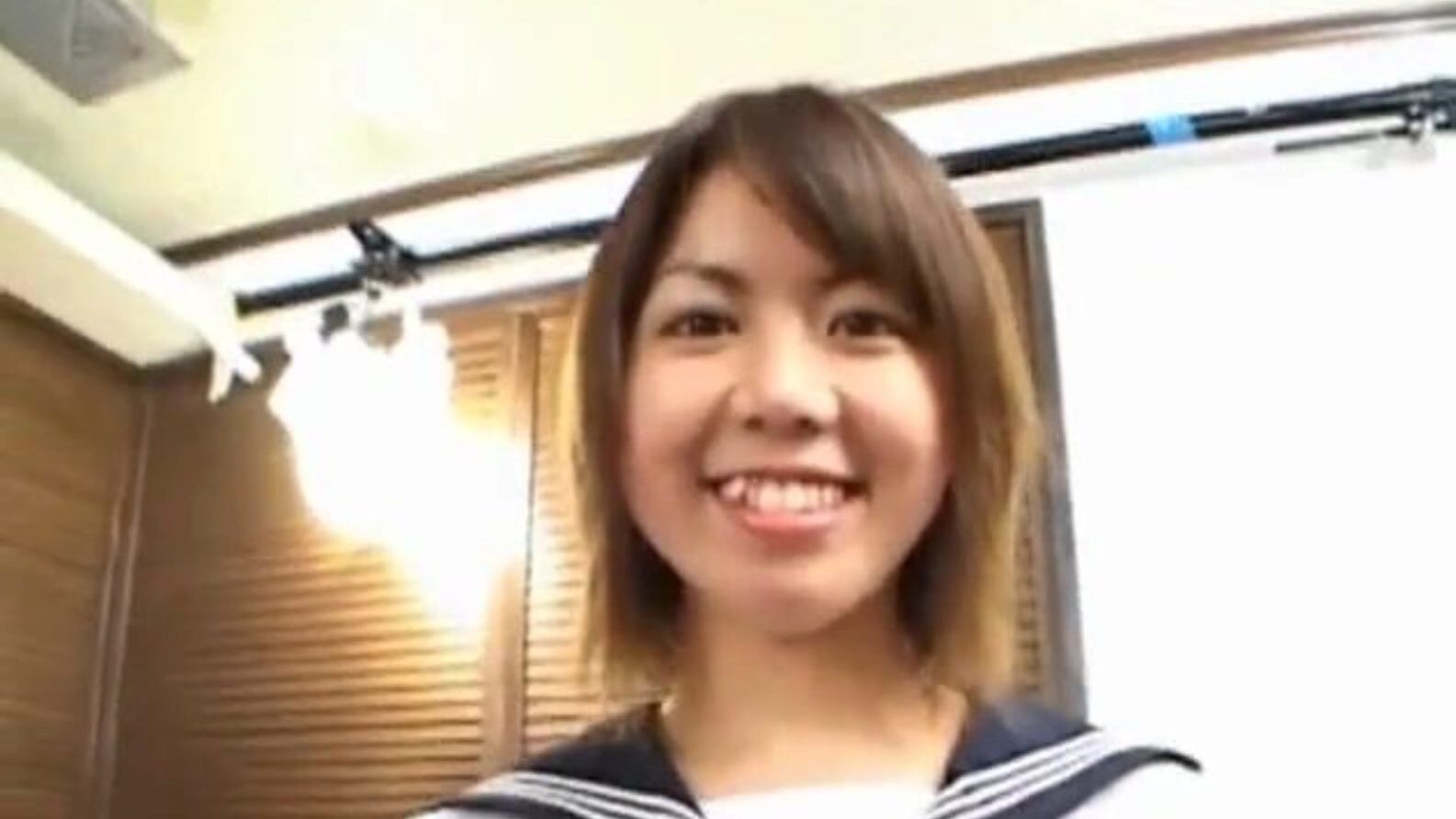 ai kazumi en uniforme universitario se hace una mamada y adquiere banan - más en hotajp com