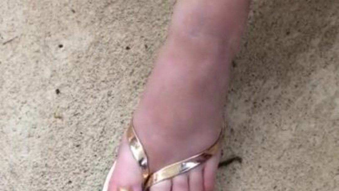 Gold toes and gold belt sandals Tapping my hot feet and wiggling my nice-looking toes to the music.