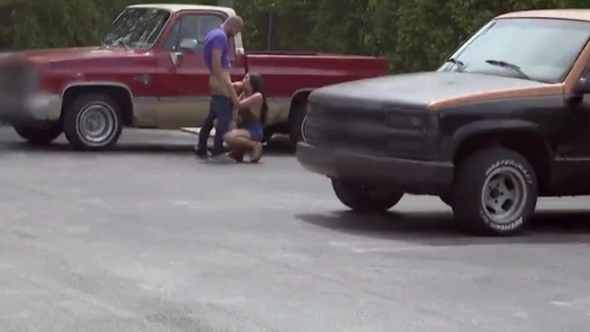 Lalin Girl Engulfing Cock in Parking Lot