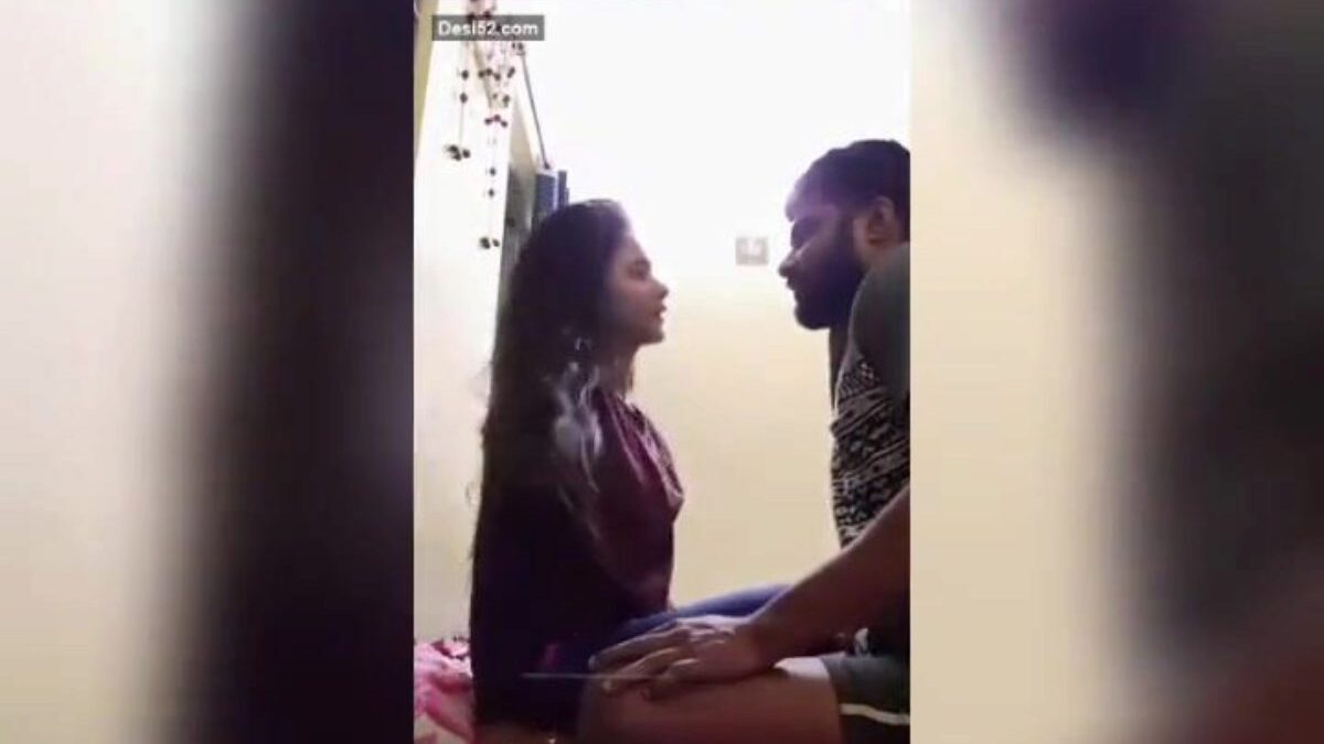 Bhojpuri Actress Trisha kar madhu Part - 1 Bhojpuri Actress Gets Fucked By Boyfriend