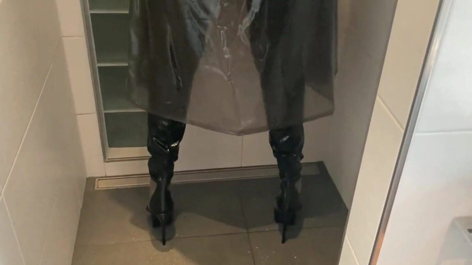 Shower Masturbation and Pissing in Leggings and vinyl Boots