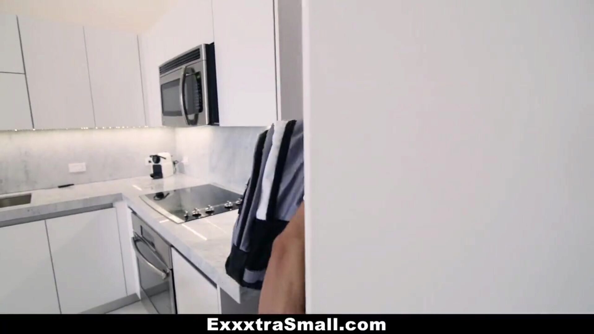 exxxtrasmall - jak złapać i przelecieć pikachu