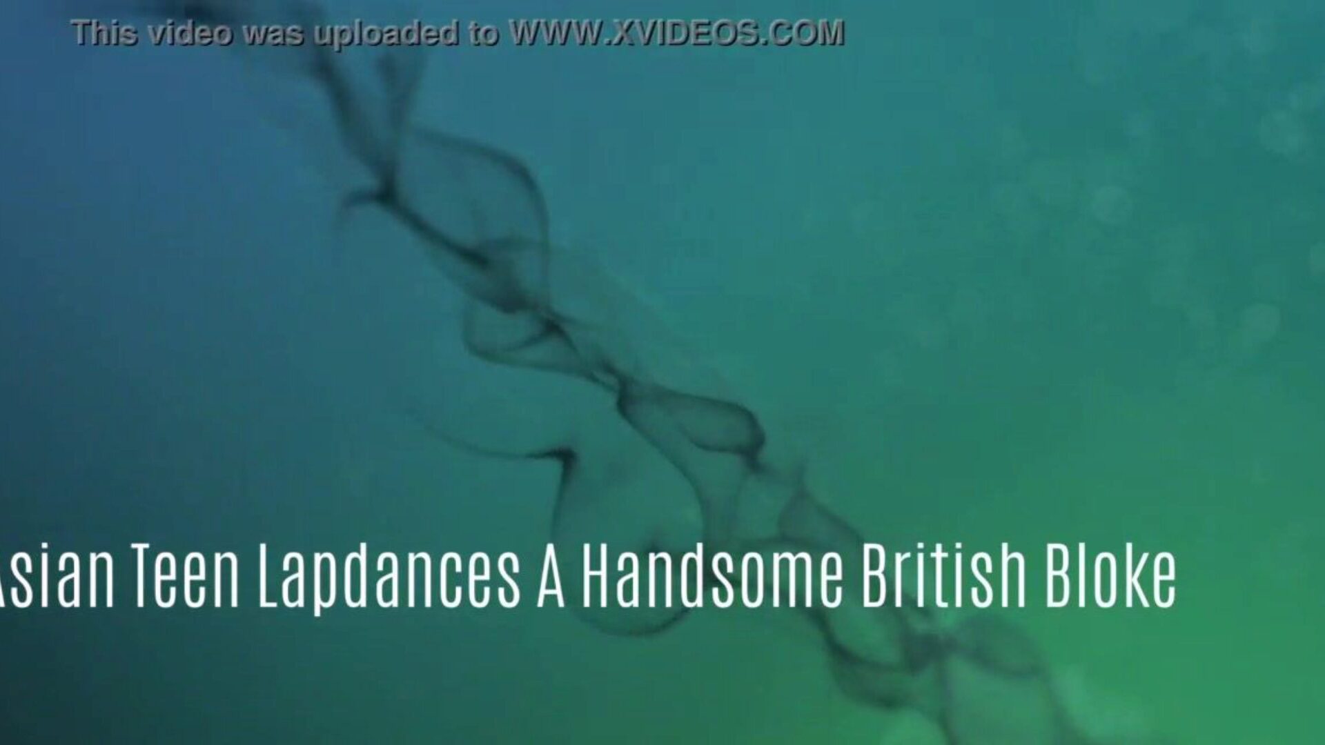 hot asiatisk tenåring lapdances en kjekk britisk fyr