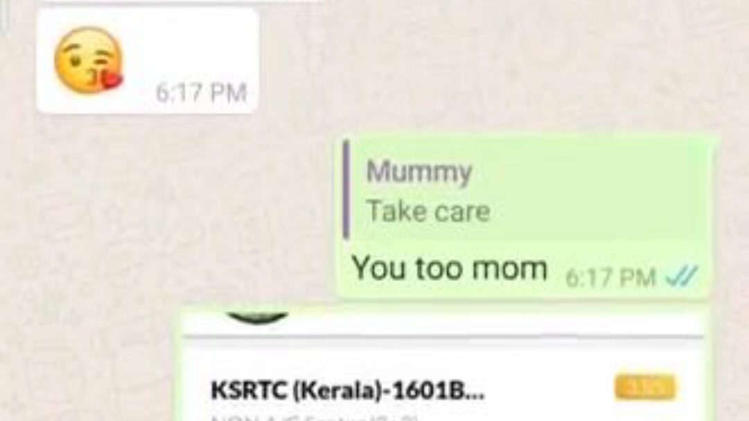 Caught my roomates chat with his mommy See what happens how moms respond to u when u send your knobs picture by error I was actually suprised by observing this.