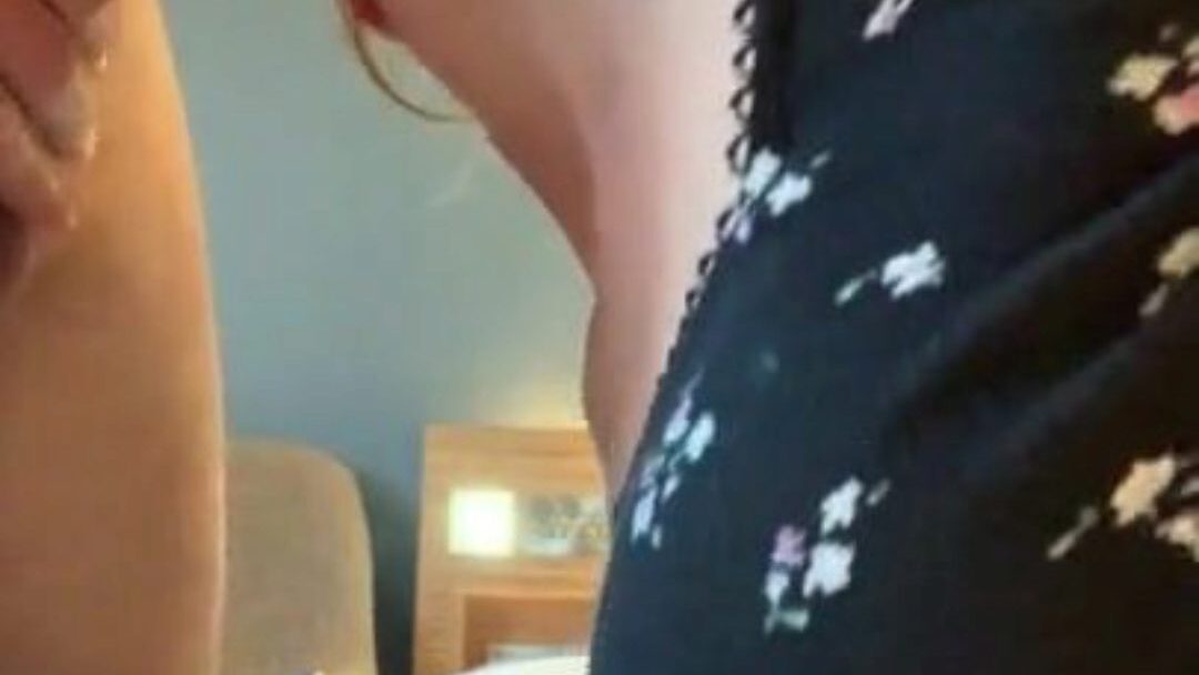 Married chicks is engulfing me in hotel Married chicks sucking my bold