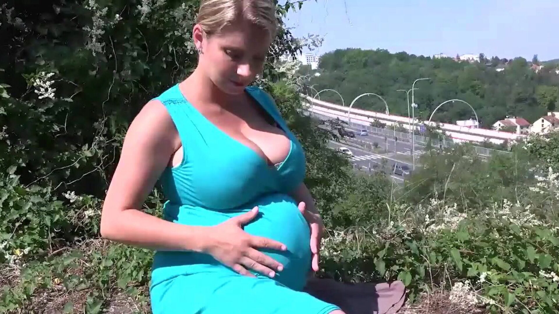 katerina hartlova sale para disfrutar un poco de su cuerpo embarazada
